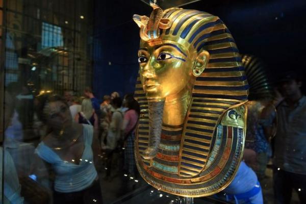 Phục dựng gương mặt pharaoh Tutankhamun, giật mình dung mạo thật