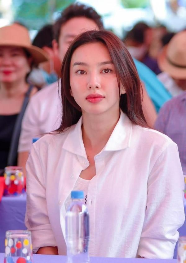 Hoa hậu Thùy Tiên “cầu cứu” sau khi bày tỏ mong muốn giải đề giúp các sĩ tử