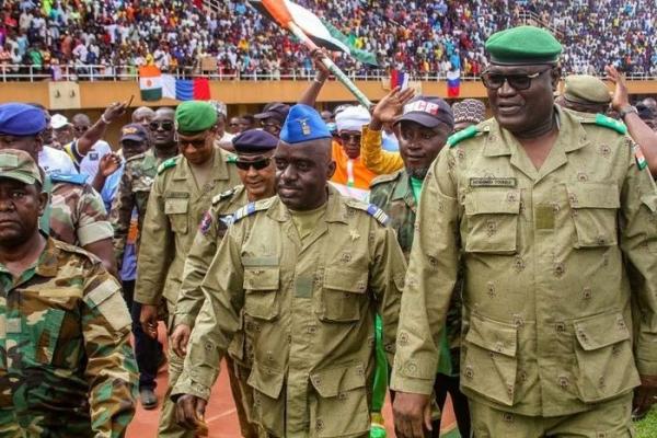 Khối Tây Phi gia tăng lệnh trừng phạt Niger, nhóm đảo chính nói “không quan tâm”
