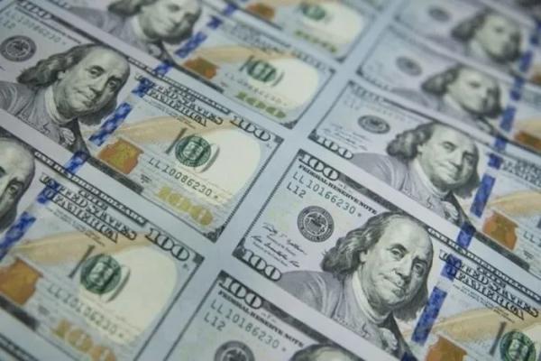 Tỷ giá trung tâm USD cao nhất lịch sử, lãi suất tiết kiệm lại “dò đáy”