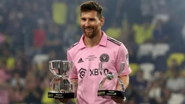 Đội hình xuất sắc nhất thế giới hiện tại: Ronaldo vắng mặt, nhường chỗ cho Messi và 2 sao trẻ