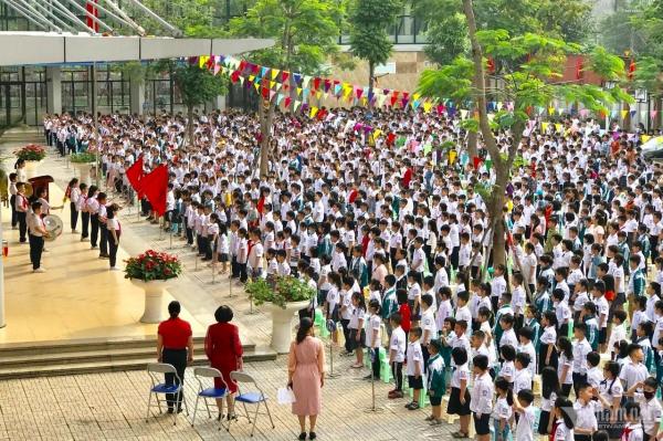 Vụ học sinh không được đi xe đạp đến trường: “Chúng tôi làm vậy là vì các em”