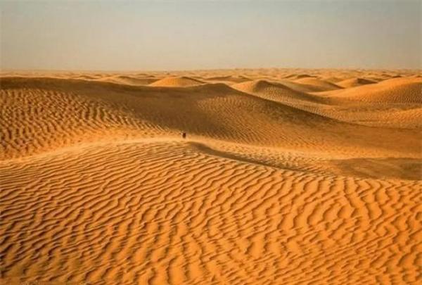 Có gì bí ẩn dưới lớp cát của sa mạc Sahara?