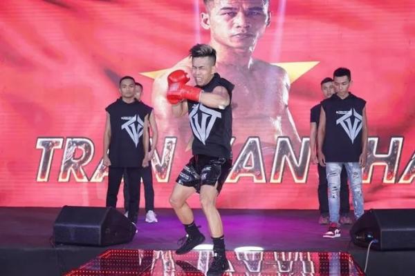 “Mưa knock-out” WBO Global Title Match, Trần Văn Thảo thắng kịch tính võ sĩ người Mexico