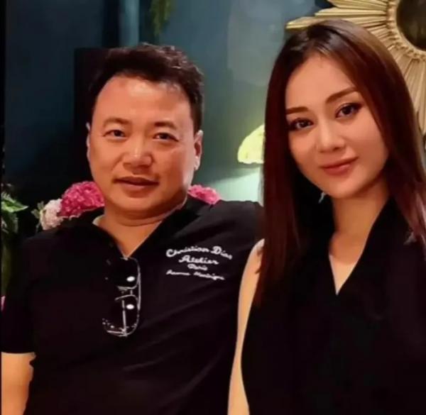 “Quỳnh Búp Bê” xinh đẹp, đầy đặn khi mang song thai, nhan sắc gây chú ý