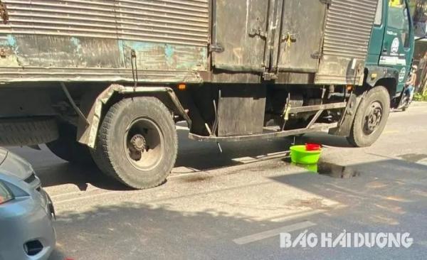 Nữ sinh lớp 10 bị xe tải cán tử vong