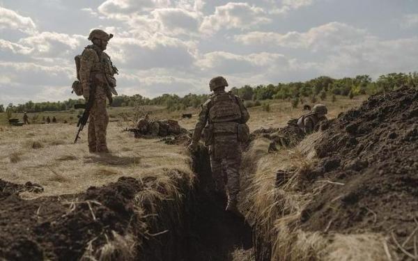 Cảnh sát Ukraine chiến đấu trực tiếp với quân đội Nga tại mặt trận phía Đông