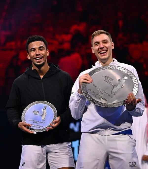 Buông lời thách thức Nadal, tay vợt 19 tuổi được mời tập luyện chung