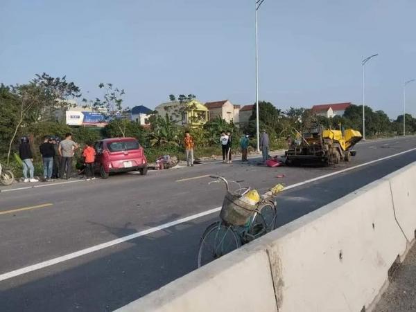 Tai nạn liên hoàn bên đường nối hai cao tốc, 2 người bị thương nặng