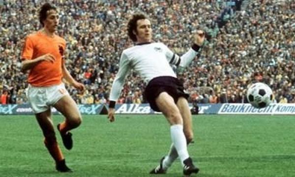 Nhìn lại sự nghiệp của “Hoàng đế bóng đá” Franz Beckenbauer