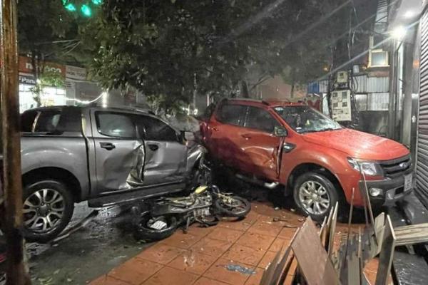 Tạm giữ tài xế xe bán tải gây tai nạn liên hoàn làm 3 người t‌ử von‌g ở Quảng Ninh