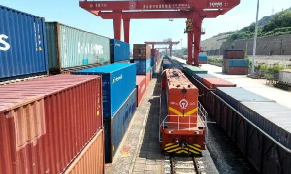 Doanh nghiệp xuất khẩu đổ xô sang đường sắt do bất ổn tại Biển Đỏ