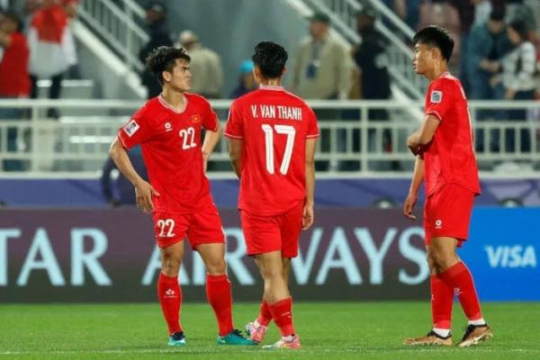 Đội tuyển Việt Nam có nguy cơ xếp dưới Thái Lan, trở thành đội bị trừ nhiều điểm nhất thế giới trên BXH FIFA
