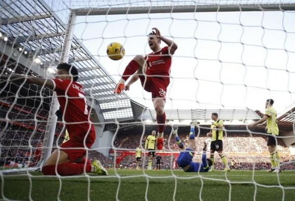 Kết quả Ngoại hạng Anh: Liverpool đòi lại ngôi đầu, Tottenham lội ngược dòng