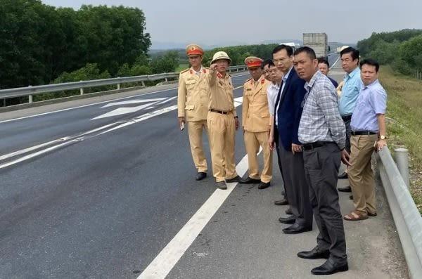 Sau vụ TNGT trên cao tốc Cam Lộ-La Sơn: Kiến nghị lắp camera giám sát ngăn tài xế vượt ẩu