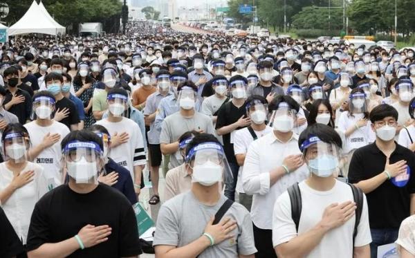 Nhân viên ngành Y Hàn Quốc đình công vì tăng chỉ tiêu đại học