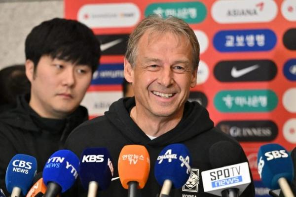 Klinsmann kể lại việc chọn đội tuyển Hàn Quốc: Tôi chỉ nói đùa, nhưng ông chủ tịch liên đoàn mời thật