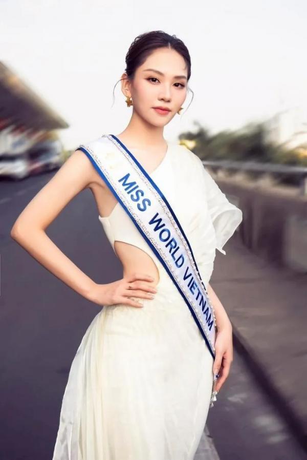 Hoa hậu Mai Phương được chuyên gia sắc đánh giá ra sao sau phần thi Top Model?