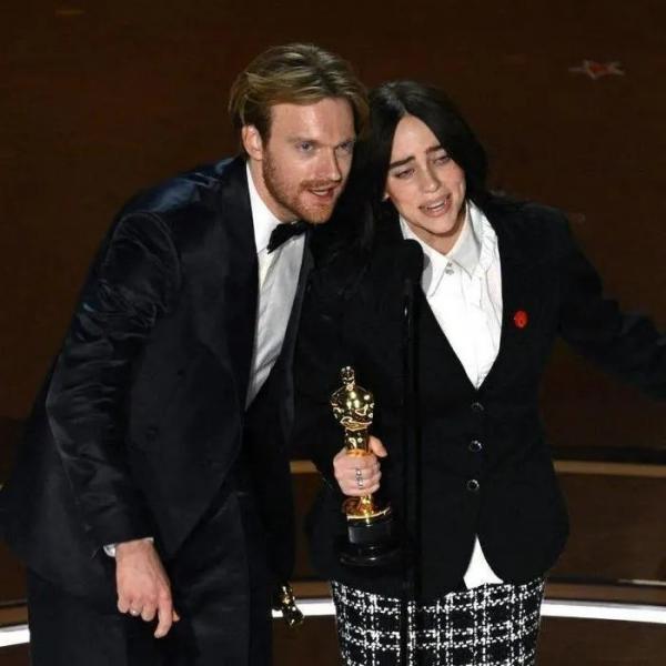 Billie Eilish lần thứ 2 nhận giải Oscar, tạo nên kỳ tích trong thế kỷ 21