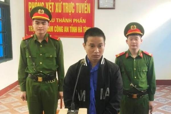 Nghịch tử vác dao chém bố đẻ trọng thương ở Hà Tĩnh
