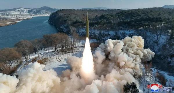 Triều Tiên bắn tên lửa đạn đạo khi Ngoại trưởng Mỹ đến thăm Hàn Quốc