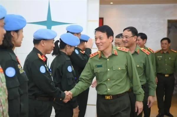 Thứ trưởng Lương Tam Quang thăm, làm việc với các sĩ quan tham gia gìn giữ hòa bình tại Nam Sudan
