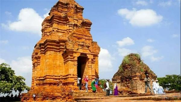 Chiêm ngưỡng vẻ đẹp của Tháp Chàm Poshanư, biểu tượng của Văn hóa Chămpa