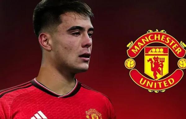 Man United nhắm trung vệ 17 triệu Bảng