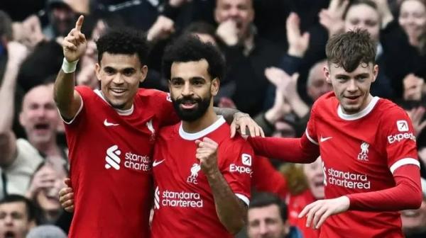 Trận thắng thứ 300 của HLV Klopp và ngôi đầu bảng ngọt ngào của Liverpool