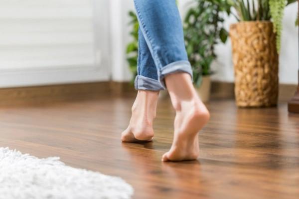 Mỗi ngày đi “chân đất” khoảng 5-7 phút, thu được hiệu quả bất ngờ