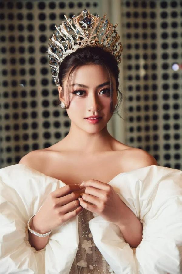 Đối thủ đầu tiên của Xuân Hạnh tại Miss Cosmo 2024 từng đến Việt Nam thi nhan sắc