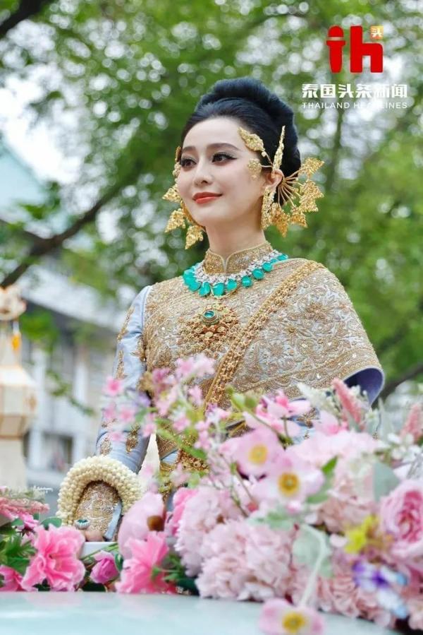 Nhan sắc gây sốt của Phạm Băng Băng trong trang phục truyền thống Thái Lan
