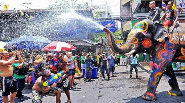 Hơn 100 du khách, người dân chết trong lễ hội té nước “gây thất vọng” ở Thái Lan