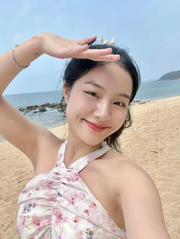 Hot girl Phú Thọ sở hữu giọng hát ngọt ngào, nhan sắc xinh đẹp