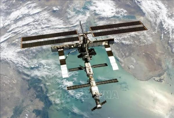 Hai phi hành gia Nga hoàn thành chuyến đi bộ ngoài không gian