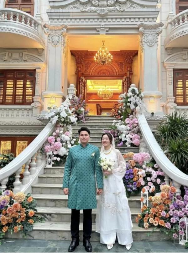 Việt Hương theo chồng bỏ cuộc chơi, sống trong biệt thự triệu đô nguy nga như cung điện