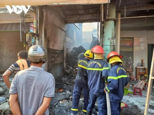 Cháy lớn ở một cửa hàng điện tử tại Quảng Nam