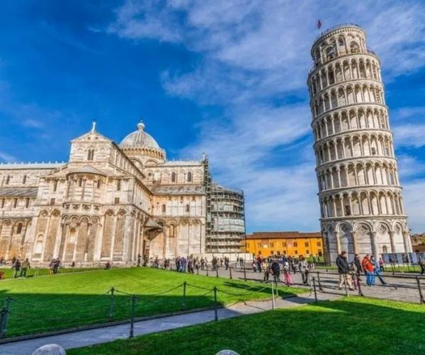 Bất ngờ lý do tháp nghiêng Pisa trăm năm không đổ