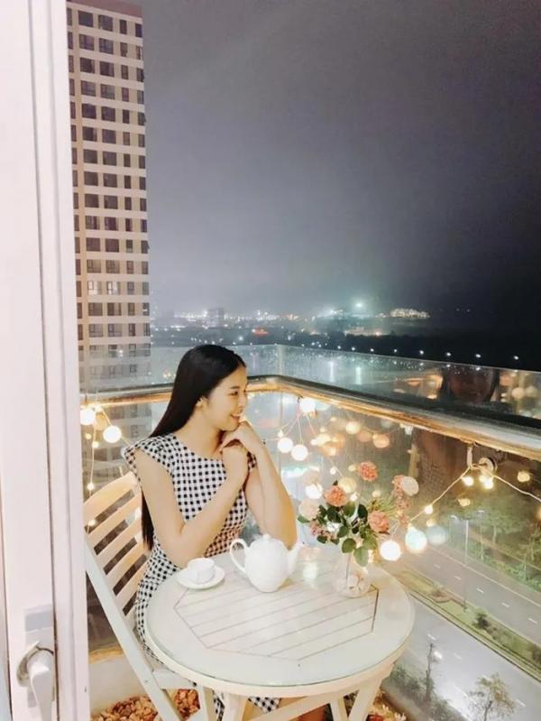 Hoa hậu Việt kiếm tiền tỷ mỗi năm, quyết định học thạc sĩ ở tuổi 34