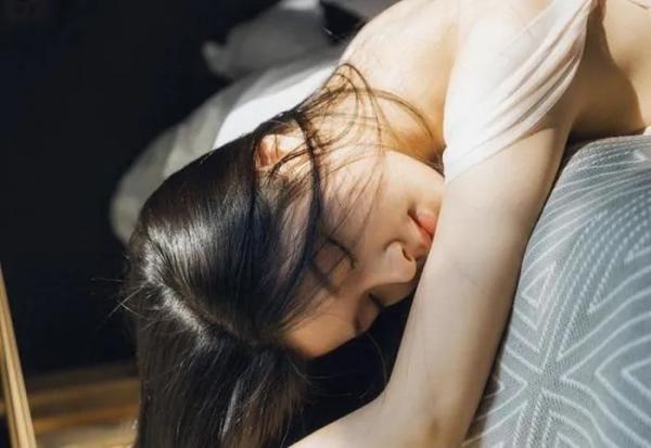 Ngoại tình vì chồng luôn tìm cớ lảng tránh seּx
