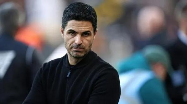 Arsenal sẵn sàng bán 7 ngôi sao