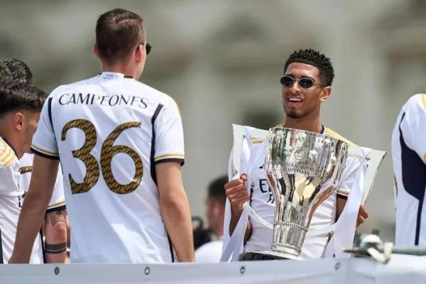 Real Madrid mở đại tiệc ăn mừng chức vô địch La Liga
