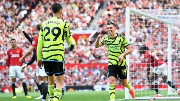 Ngoại hạng Anh: arsenal trở lại vị trí đầu, MU lập kỷ lục không mong muốn