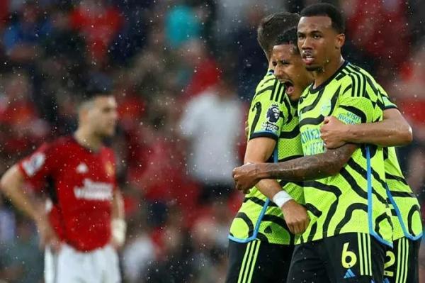 Arsenal - ngọn lửa của cuộc đua vô địch Giải Ngoại hạng