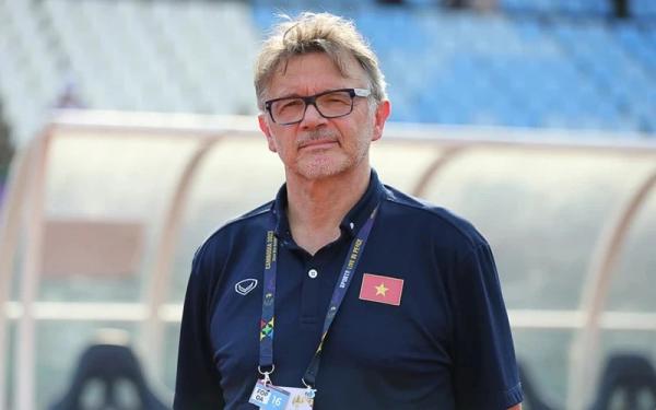 HLV Troussier sắp làm “kiến trúc sư” cho đối thủ của đội tuyển Việt Nam?