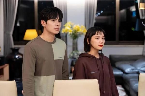 Nàng thơ của Lý Hải phản hồi nghi vấn hẹn hò “con trai” Việt Anh, nói gì mà dân tình đồng loạt xin vía?