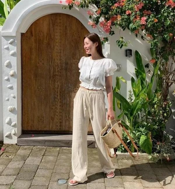 Mẫu quần vải nhẹ mát, tươi mới nàng nên sắm ngày hè