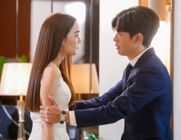 Sau khi thăng chức, sáng nào chồng cũng mua bữa sáng cho vợ, nhưng thấy một cảnh tượng tôi đã tự tát mình