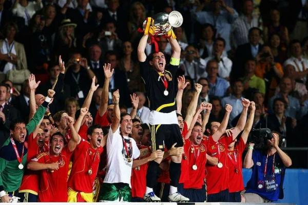 Lịch sử EURO 2008: “Ma thuật” Tiki-Taka đưa Tây Ban Nha lên đỉnh châu Âu
