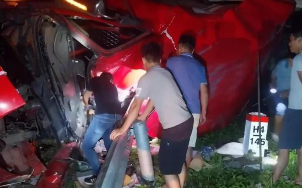 Xe đầu kéo tự gây tai nạn trên Quốc lộ 6 ở Hòa Bình, 1 người bị thương